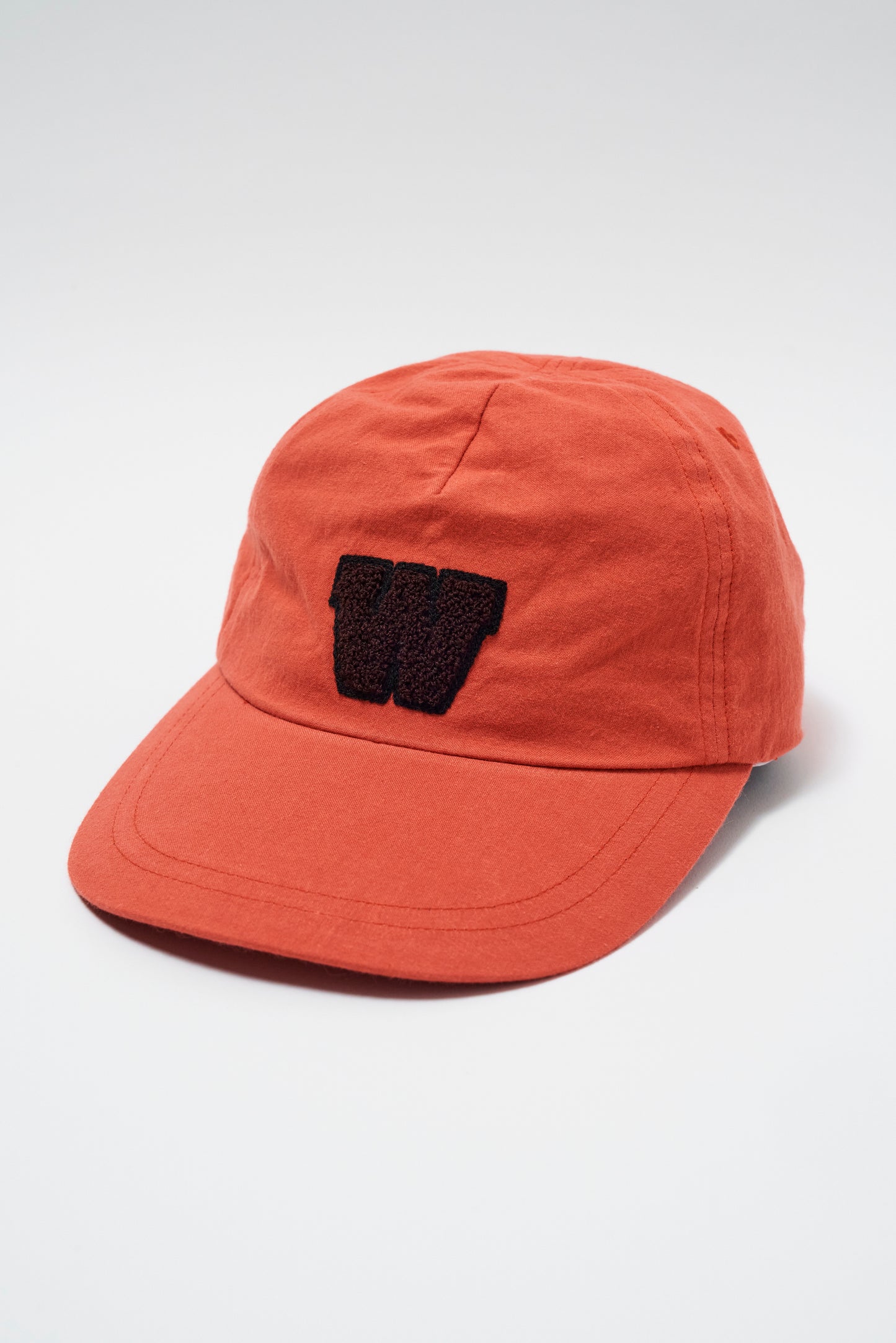 Inisials Cap